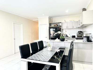 35 Marwood Circuit, Success WA 6164