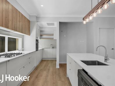 40 Casina Way, Jindalee WA 6036