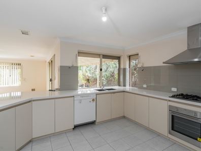 2 Hinkler Loop, Maylands WA 6051