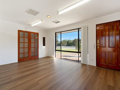 90 Farrington Road, Leeming WA 6149