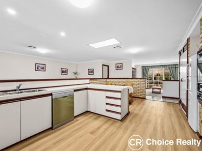 10 Woodlea Crest, Leeming WA 6149