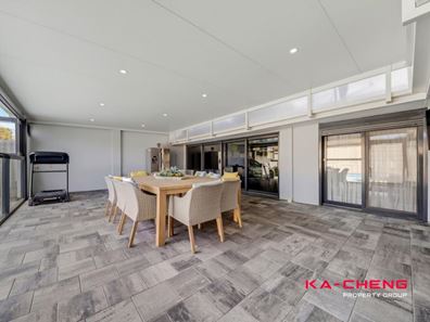 196 Widgee Road, Noranda WA 6062