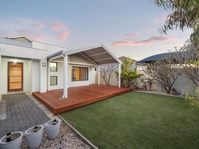 11 Cronulla Road, Secret Harbour WA 6173
