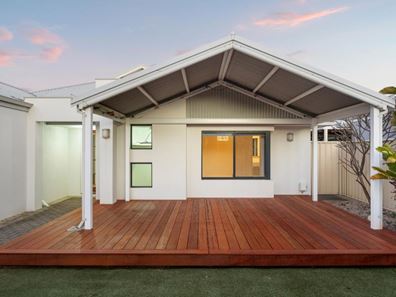 11 Cronulla Road, Secret Harbour WA 6173