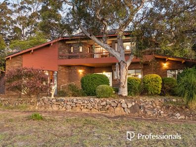 71 Nelson Crescent, Lesmurdie WA 6076