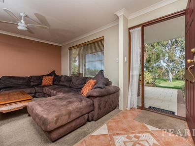 186 Woolly Bush Loop, Woodridge WA 6041