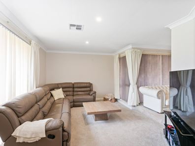 15 DIRECTION PLACE, Morley WA 6062
