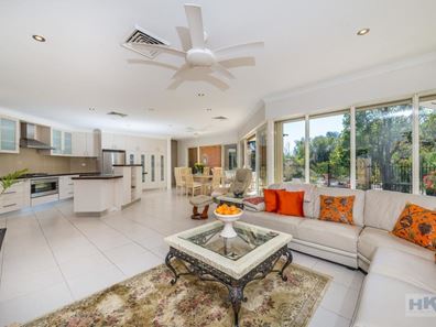 107 Roxburghe Drive, The Vines WA 6069