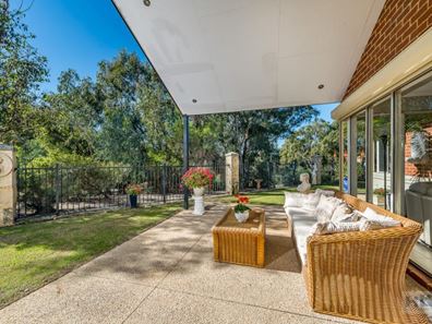 107 Roxburghe Drive, The Vines WA 6069