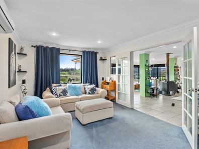 33 Statesmen Court, Kangaroo Gully WA 6255