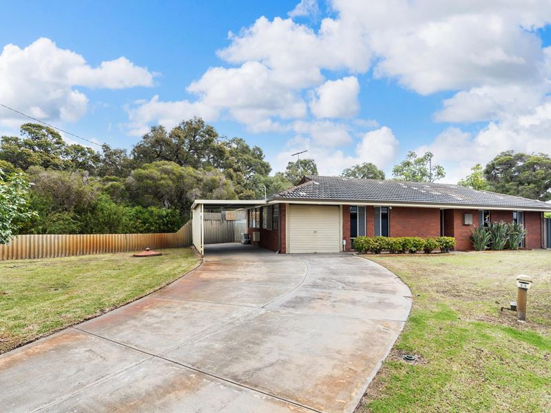 11 Greenwood Court, Kelmscott WA 6111