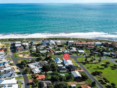 21 Gallop Street, Halls Head WA 6210