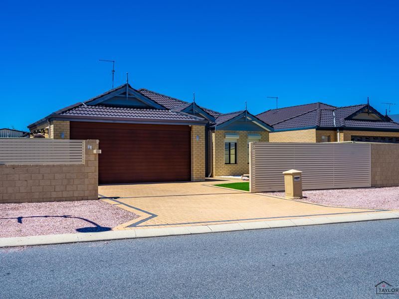 261 Peelwood Parade, Halls Head WA 6210