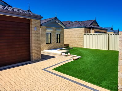 261 Peelwood Parade, Halls Head WA 6210