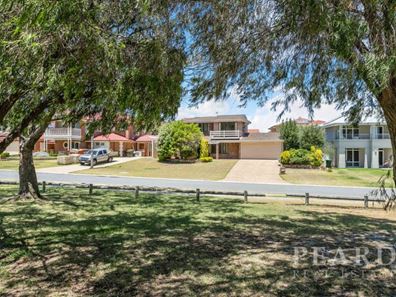 16 Lymburner Drive, Hillarys WA 6025