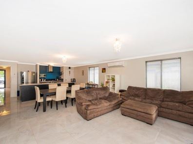 54 Riva Entrance, Piara Waters WA 6112