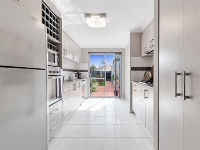 47B Grandis Boulevard, Banksia Grove WA 6031