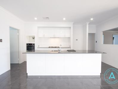 337 Westfield Road, Seville Grove WA 6112