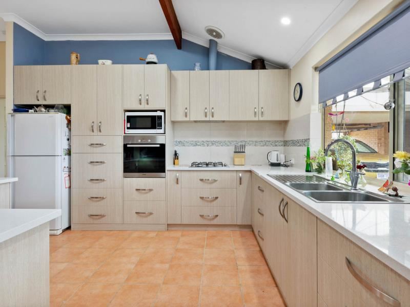 6 Dorothy Avenue, Falcon