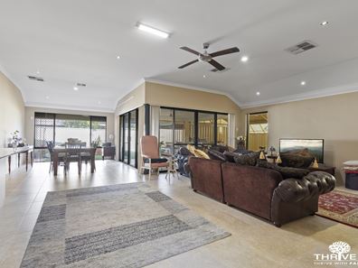 2 Isaba Parkway, Seville Grove WA 6112