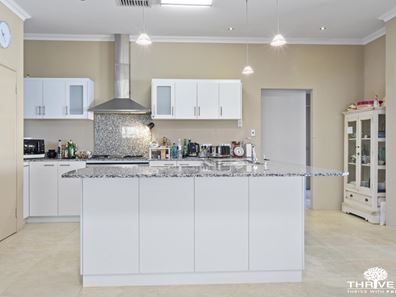 2 Isaba Parkway, Seville Grove WA 6112