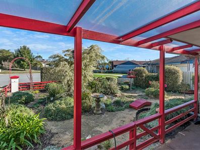 11 Lara Court, Cooloongup WA 6168