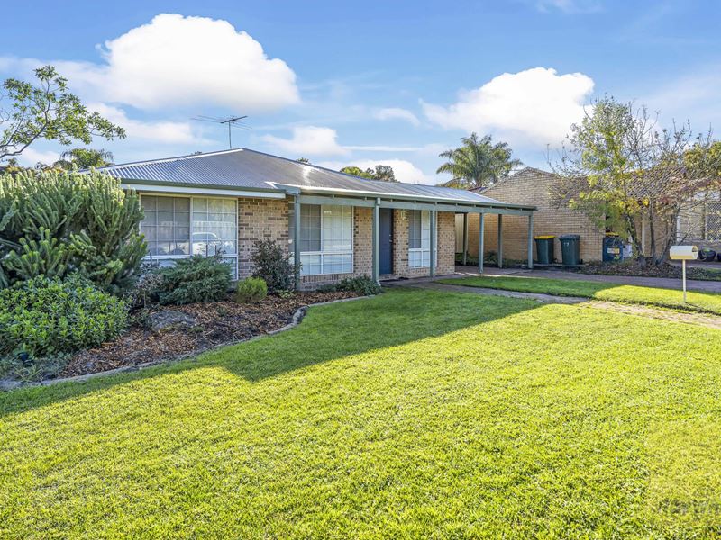 17 Wade Square, Stratton
