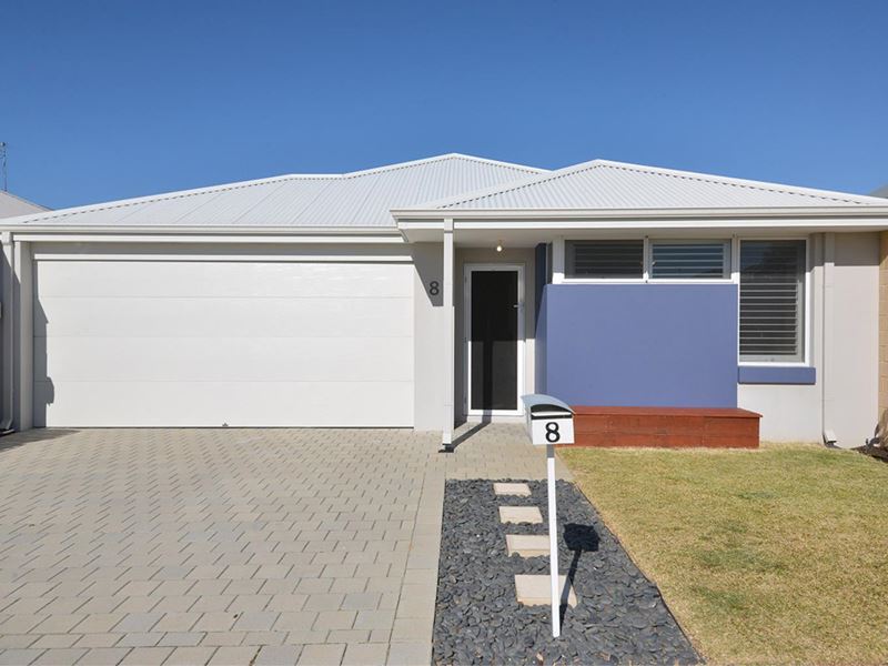 8 Manila Road, Clarkson WA 6030