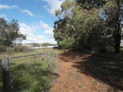 4806 Great Eastern Highway, Bakers Hill WA 6562