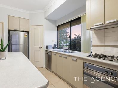 1/15 Coogee Road, Lake Coogee WA 6166