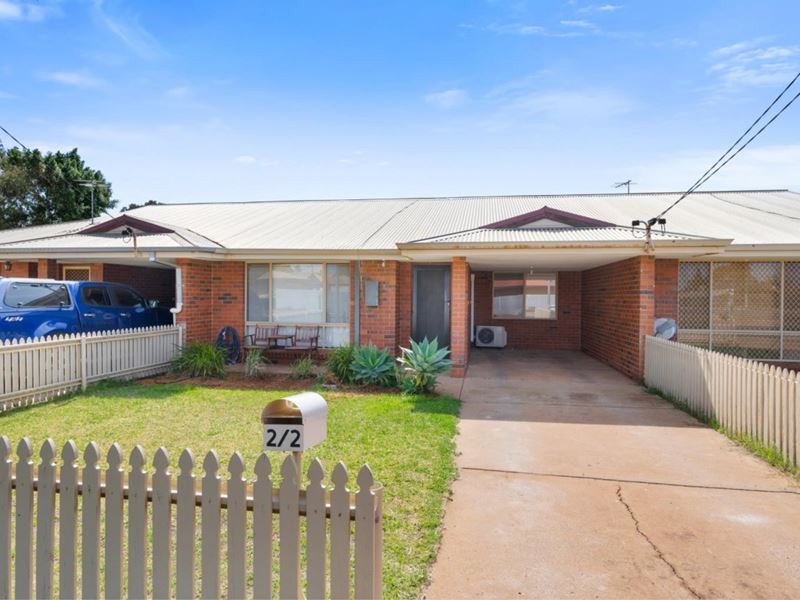 2/2 Burkett Drive, Hannans WA 6430