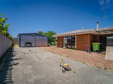 8 Cowan Place, Safety Bay WA 6169