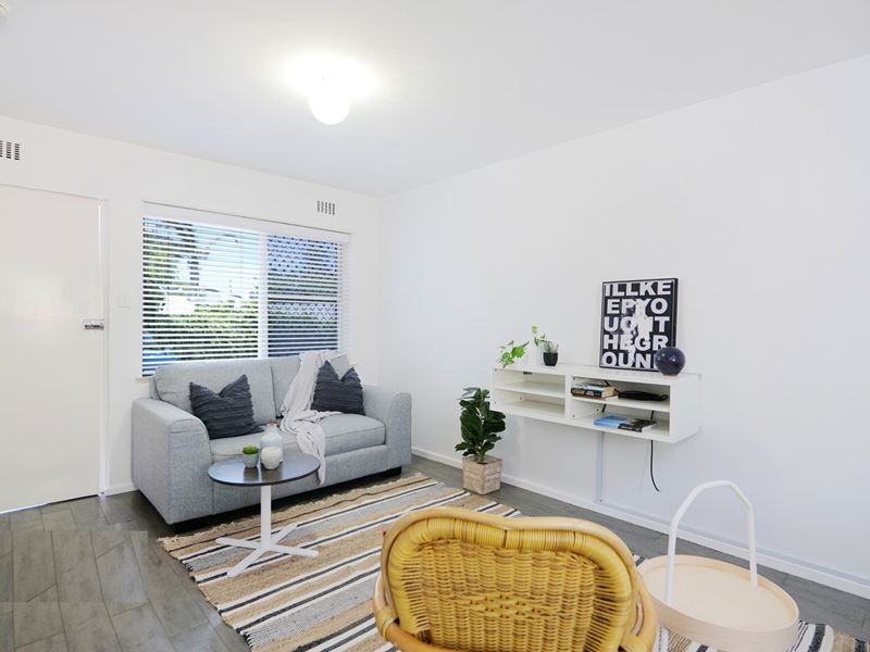 2/39 Scarborough Beach Road, Scarborough