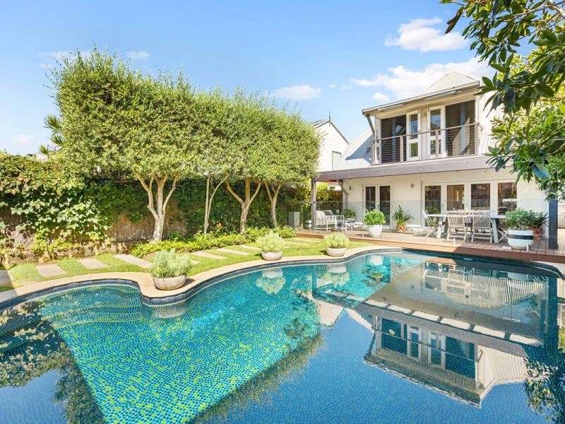 8 Caxton Road, Claremont