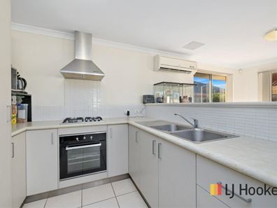 2/10 Delamere Way, Camillo WA 6111