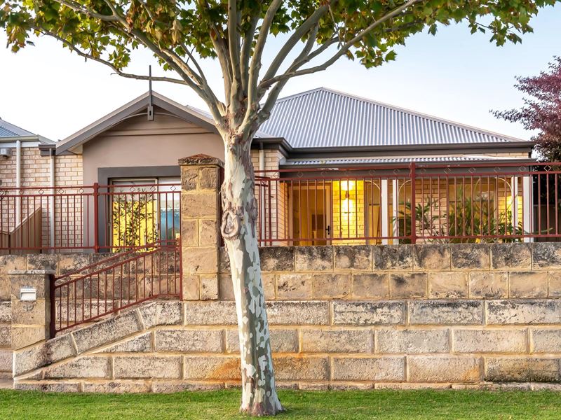 32 Waterford Parade, Darch