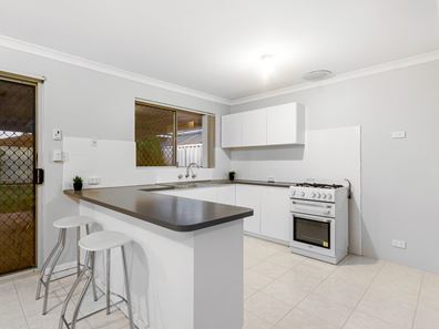 21 Luderick Grove, Warnbro WA 6169