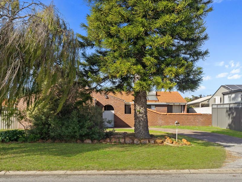 36 Cambridge Crescent, Cooloongup WA 6168