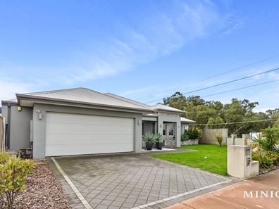 24 Clearwater Drive, Southern River WA 6110