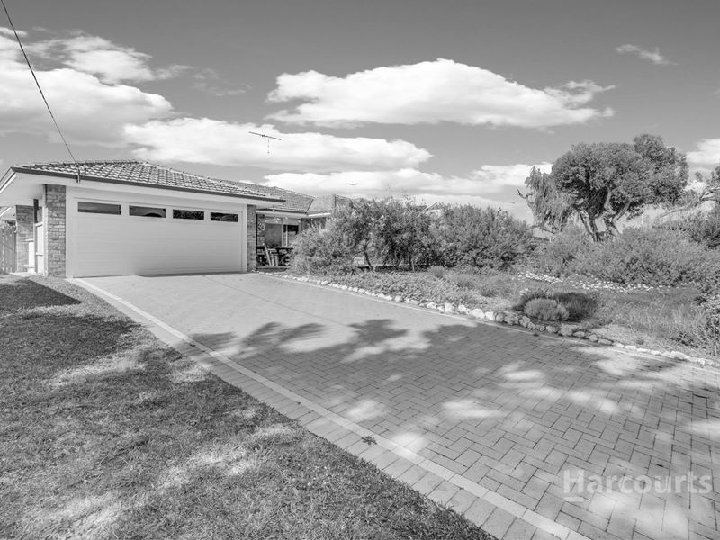 25 Ivanhoe Crescent, Falcon