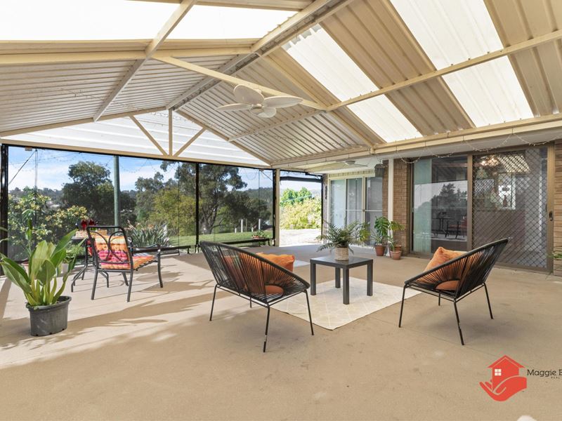 11 Carrick Road, Mount Richon WA 6112