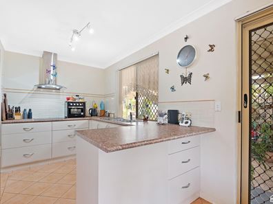 26 Gaze Court, Armadale WA 6112