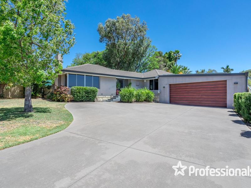 15 Aston Way, Gosnells WA 6110