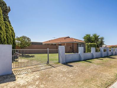 4 St Georges Court, Connolly WA 6027