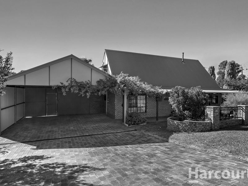 64 Leighton Road, Halls Head