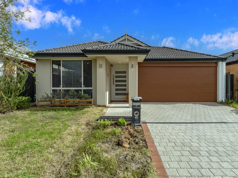 7 Bauxite Road, Treeby WA 6164