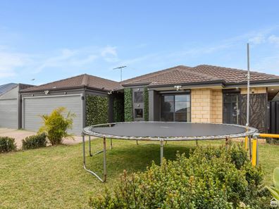 10 Araucaria Boulevard, Byford WA 6122