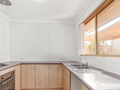 7/11 Clarence Road, Armadale WA 6112