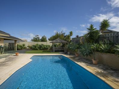 4 Rainham Avenue, Mindarie WA 6030