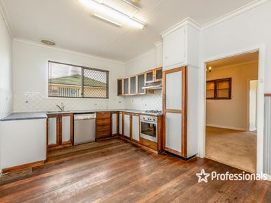 41 Whitfield Street, Beachlands WA 6530